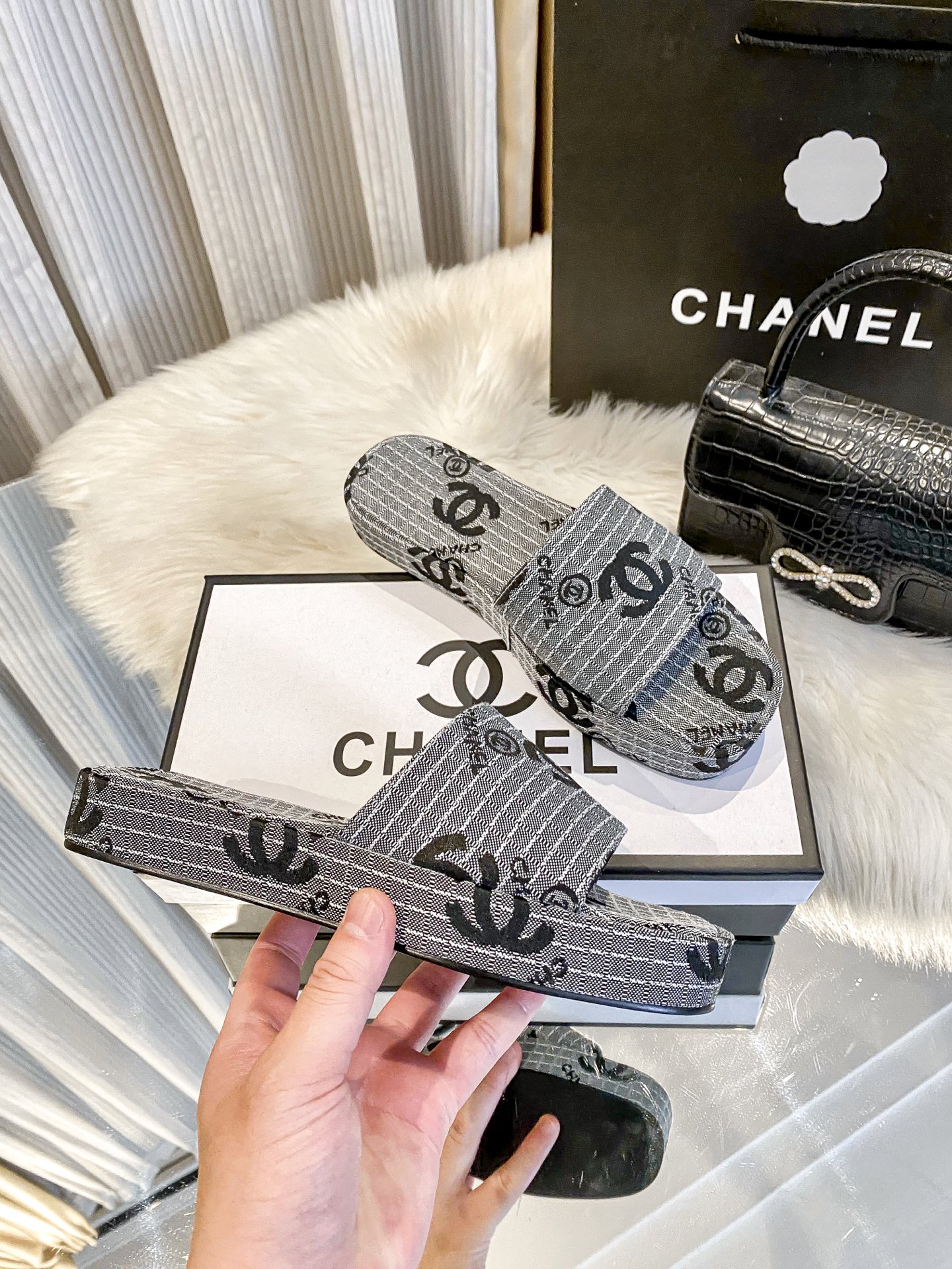 C style New thick-soled slippers