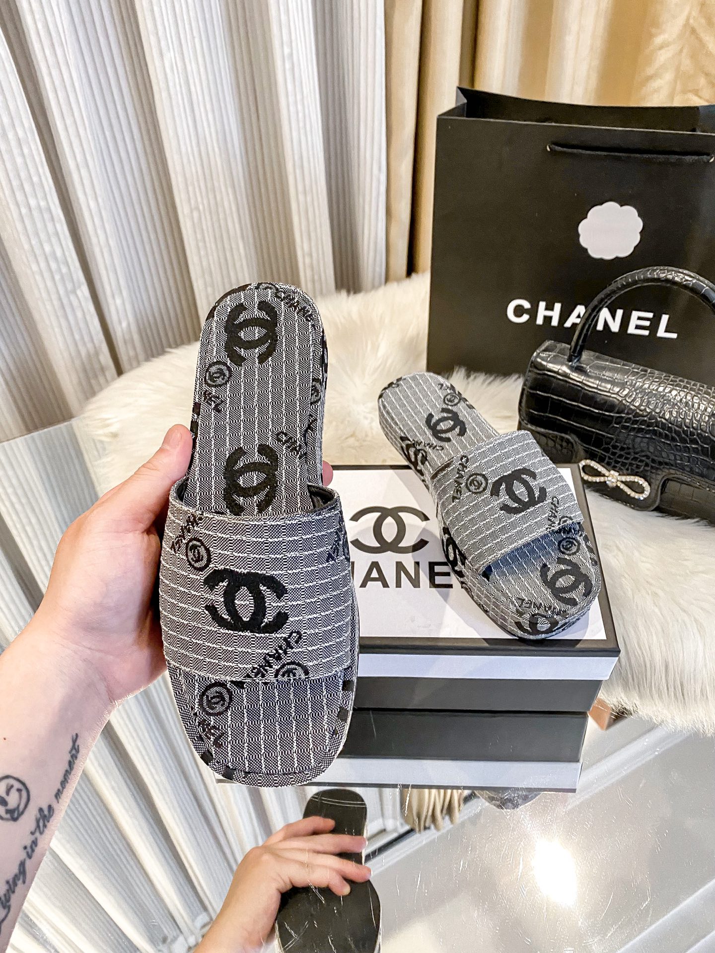 C style New thick-soled slippers
