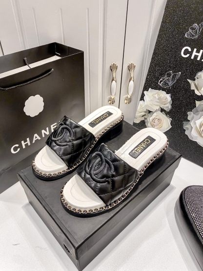 C style Chain block heel slippers