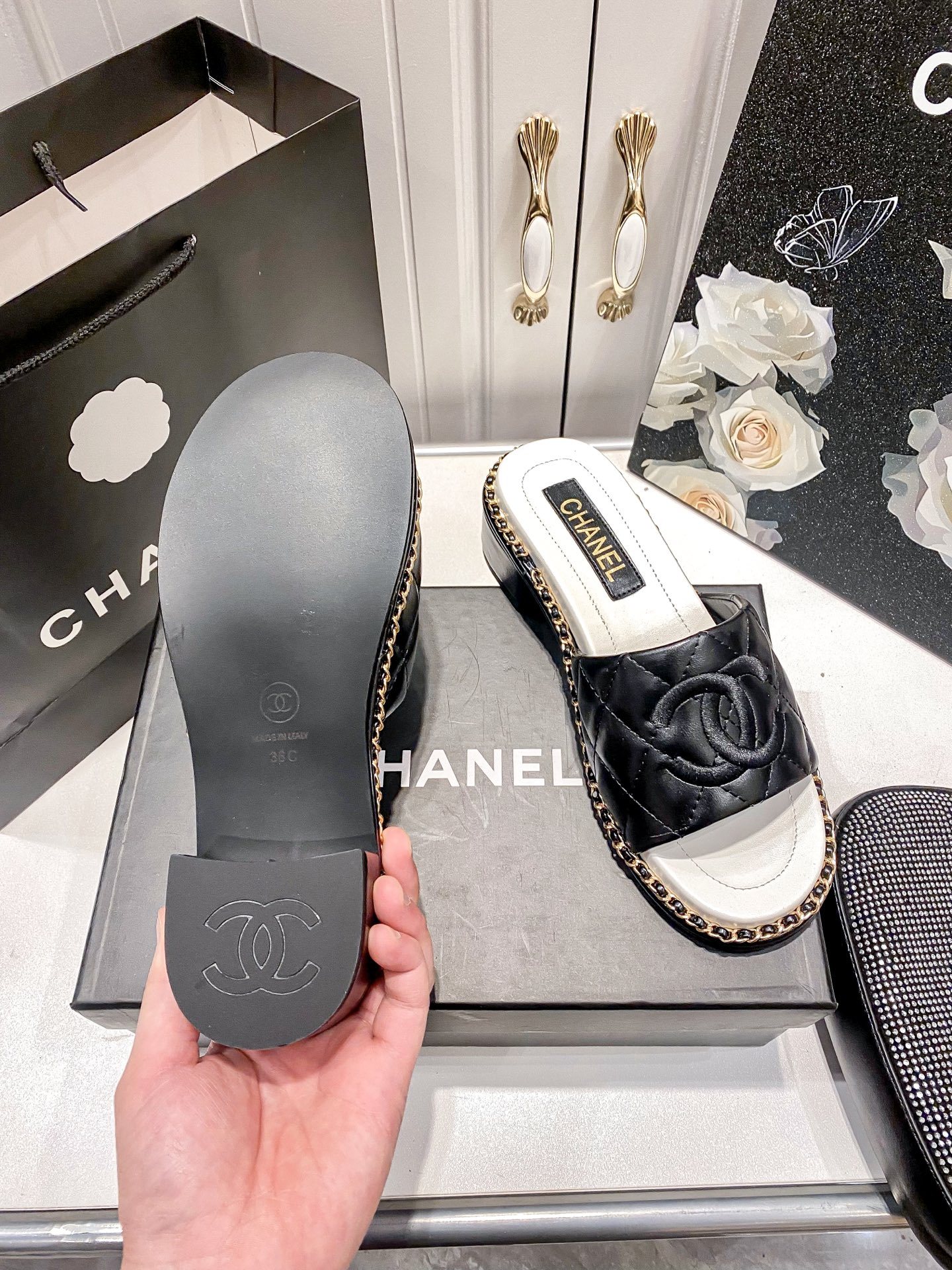 C style Chain block heel slippers