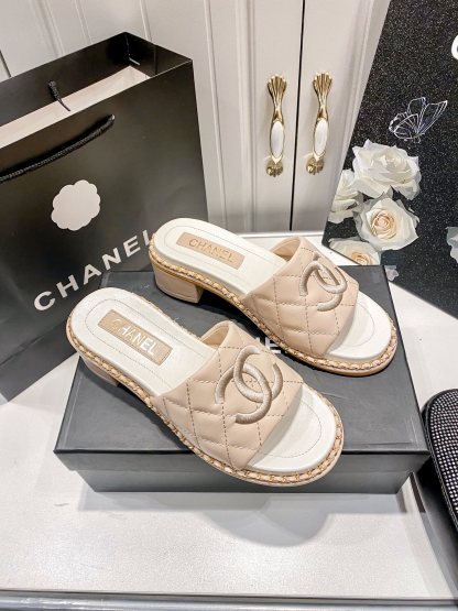 C style Chain block heel slippers