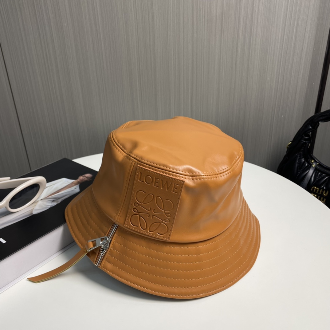 L style Lambskin bucket hat with patchwork zip