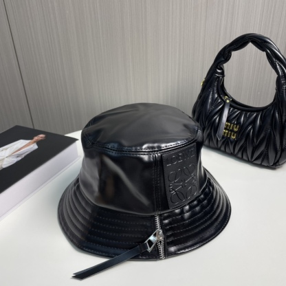 L style Lambskin bucket hat with patchwork zip