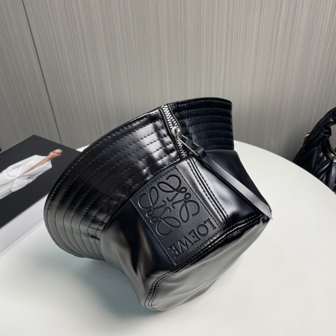 L style Lambskin bucket hat with patchwork zip