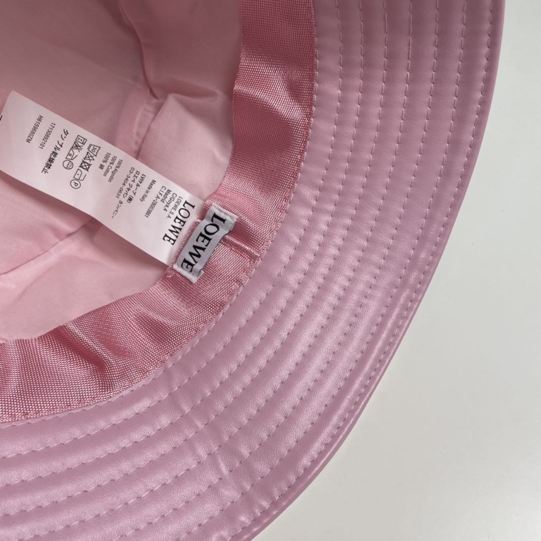 L style Lambskin bucket hat with patchwork zip