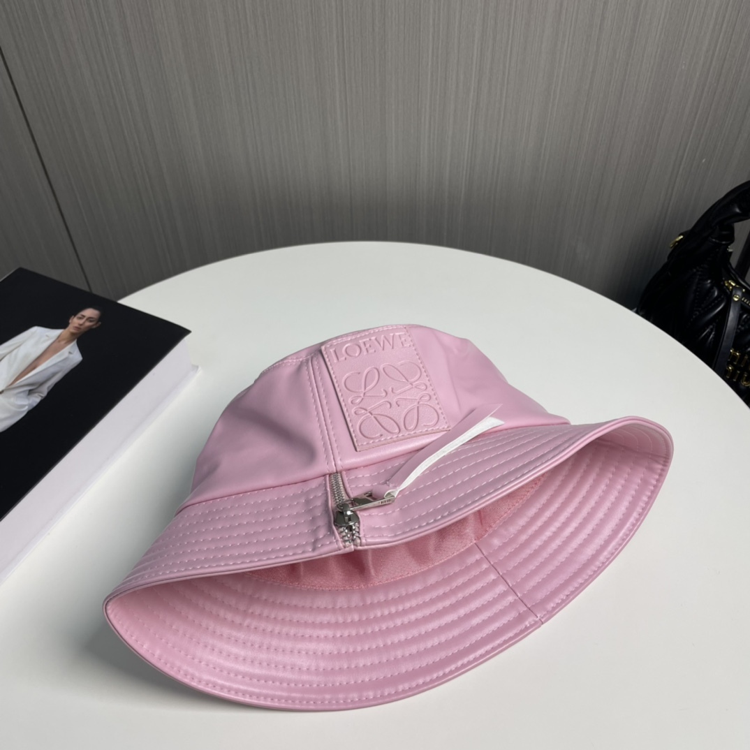 L style Lambskin bucket hat with patchwork zip