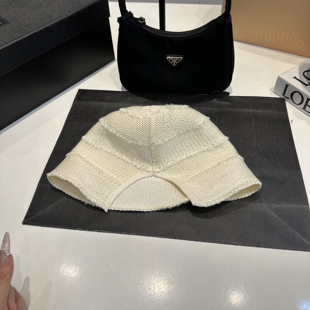 C style Hollow hand hook small bucket hat