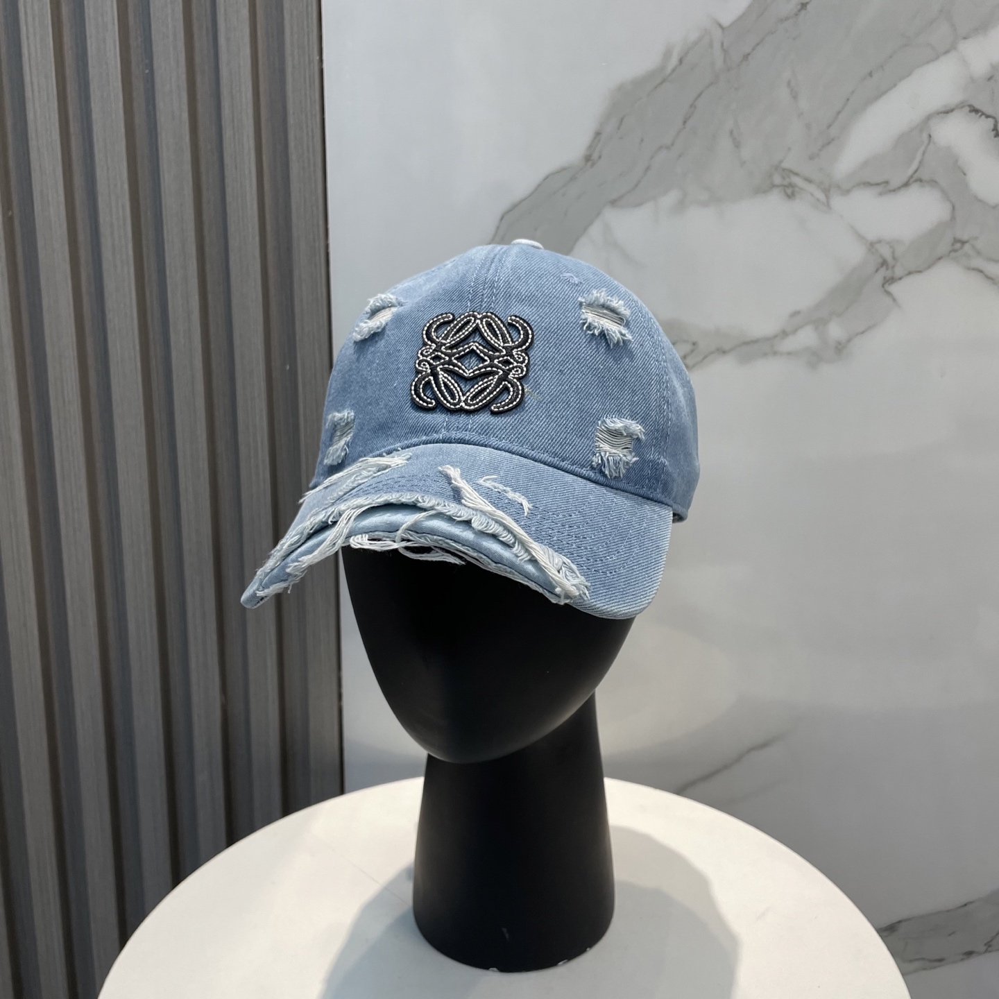 L style Hole washed denim baseball cap