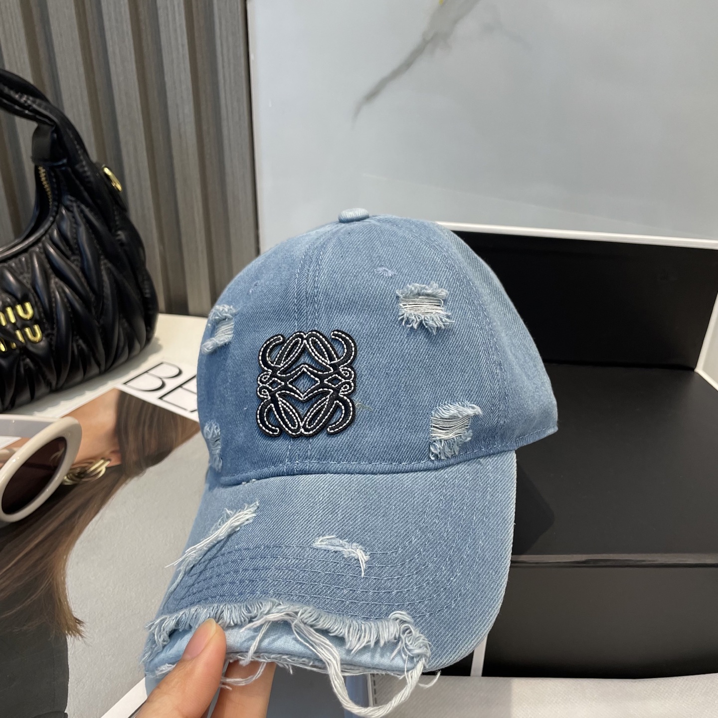 L style Hole washed denim baseball cap