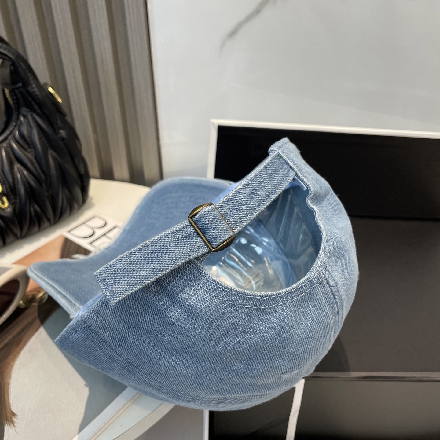 L style Hole washed denim baseball cap