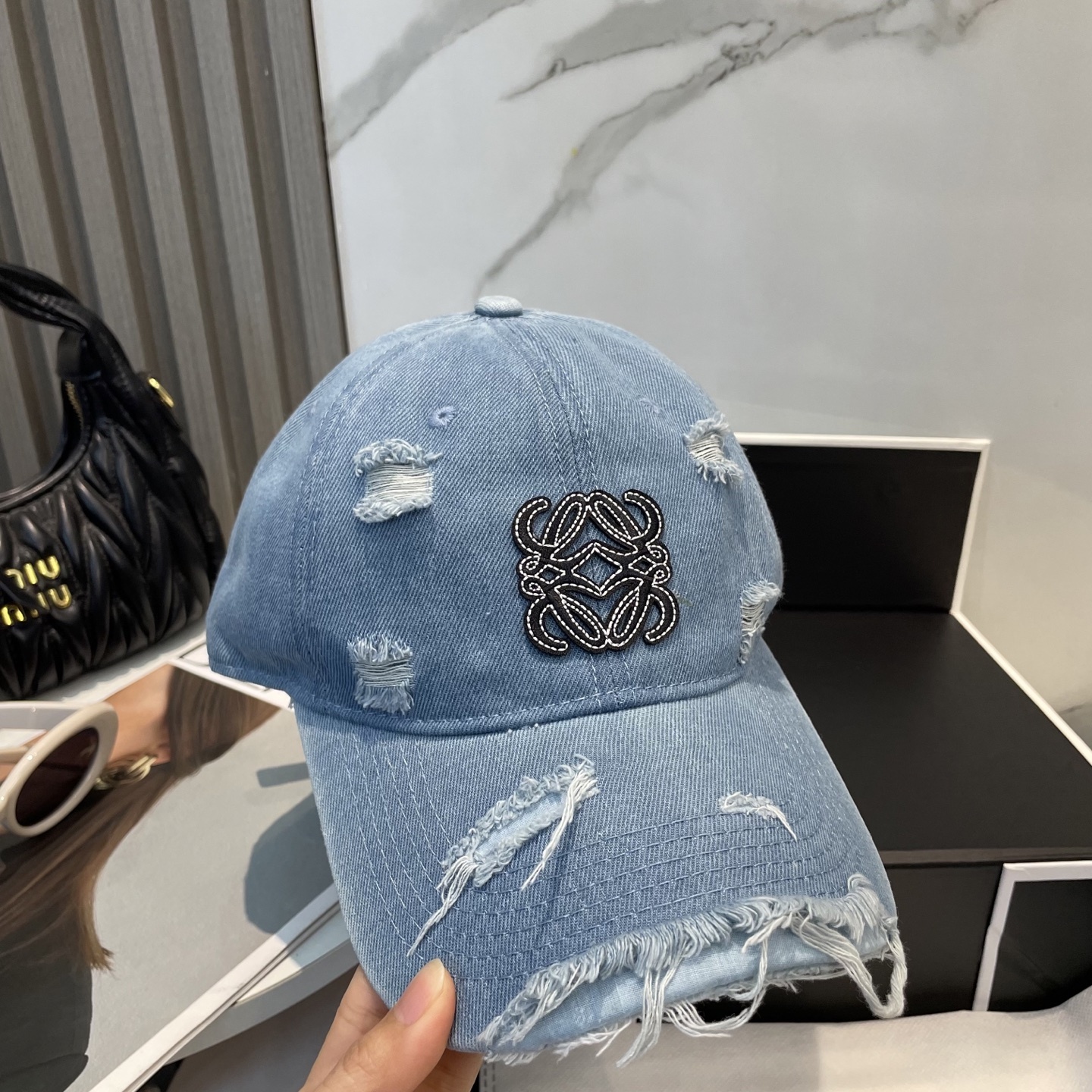 L style Hole washed denim baseball cap