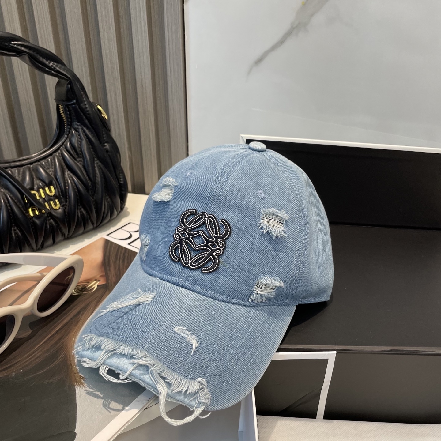 L style Hole washed denim baseball cap