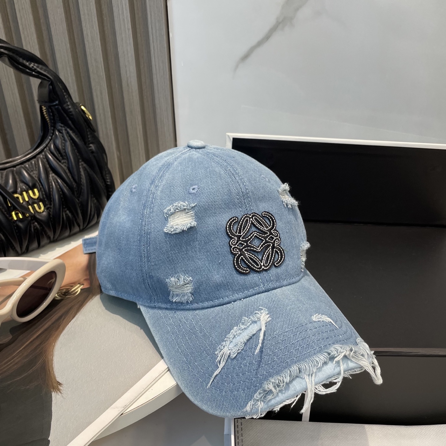 L style Hole washed denim baseball cap