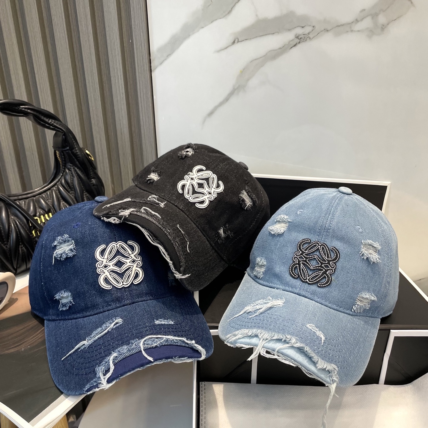 L style Hole washed denim baseball cap