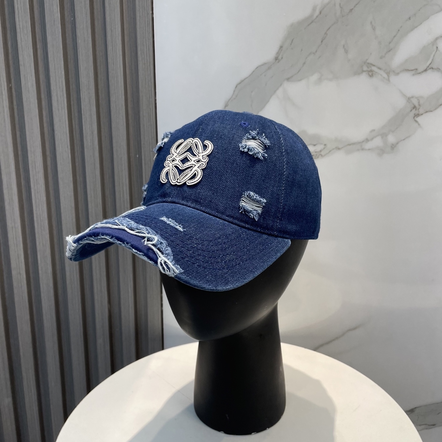 L style Hole washed denim baseball cap