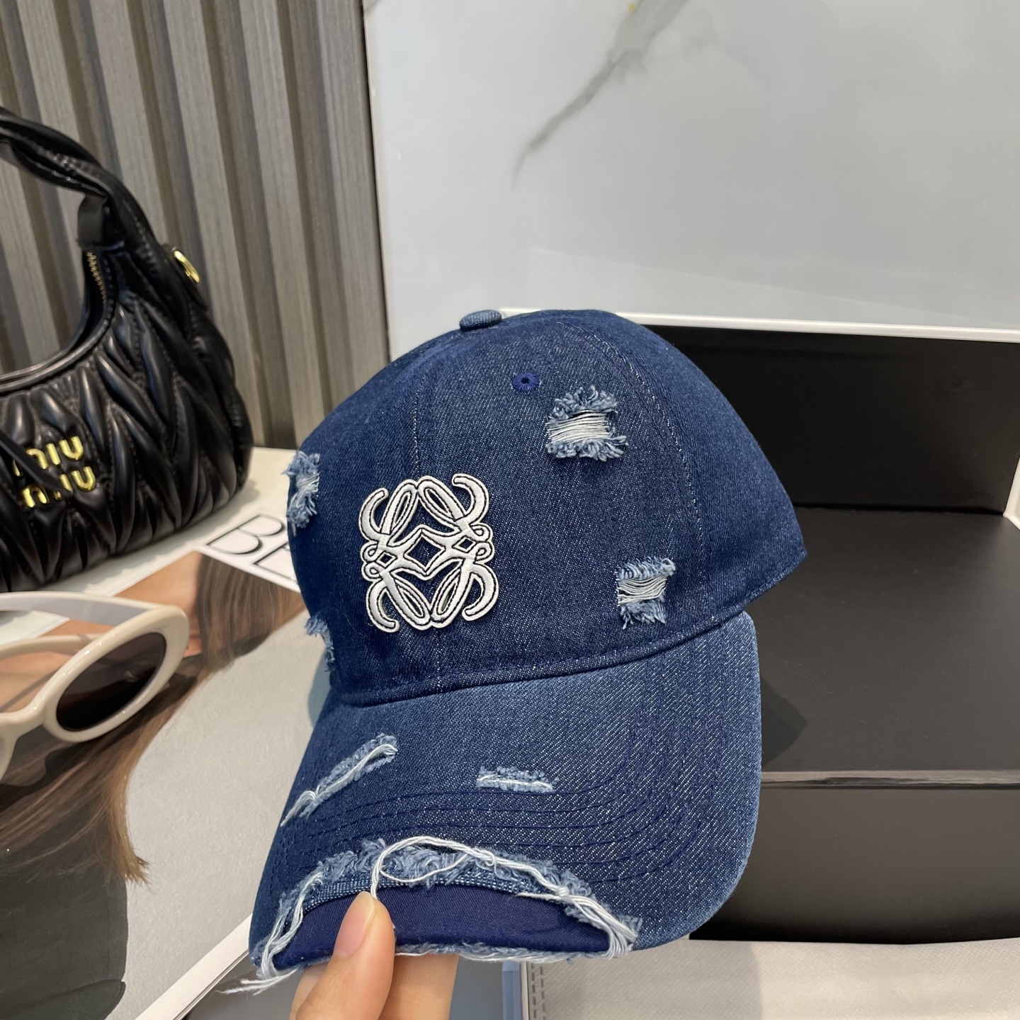 L style Hole washed denim baseball cap