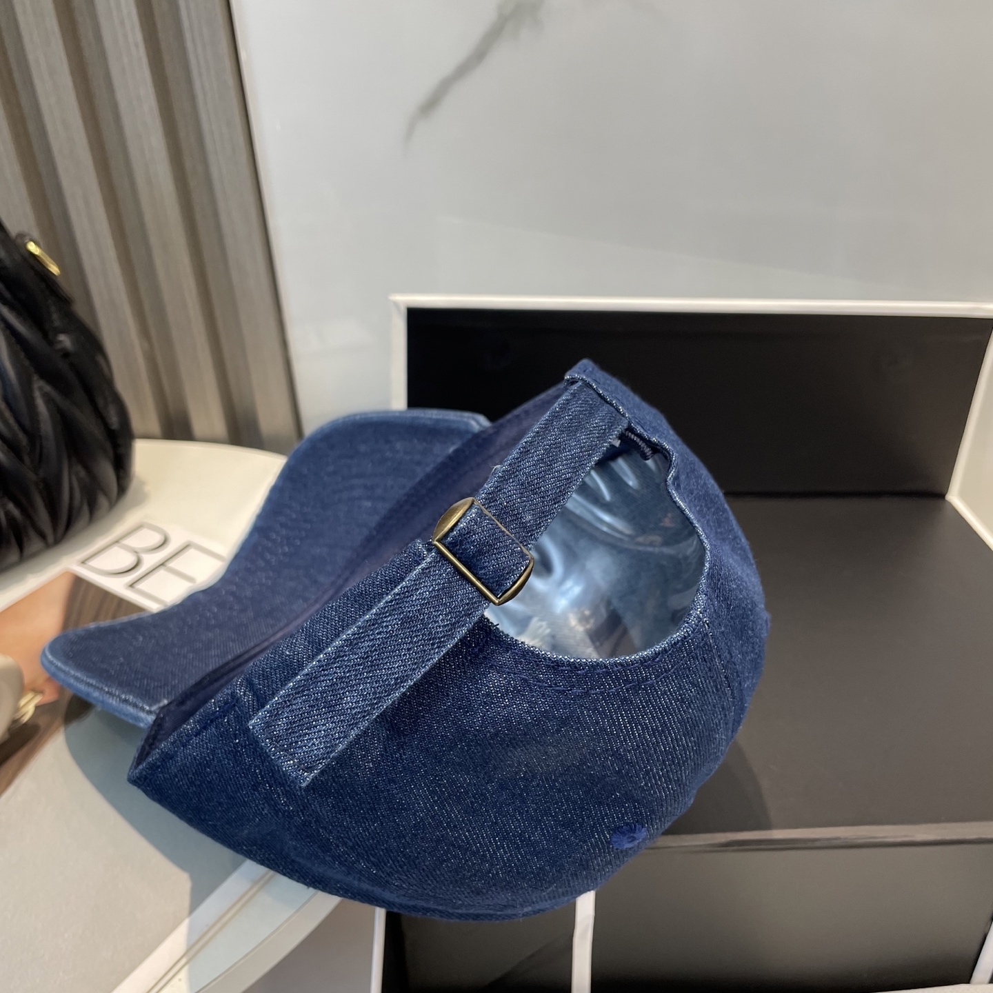 L style Hole washed denim baseball cap