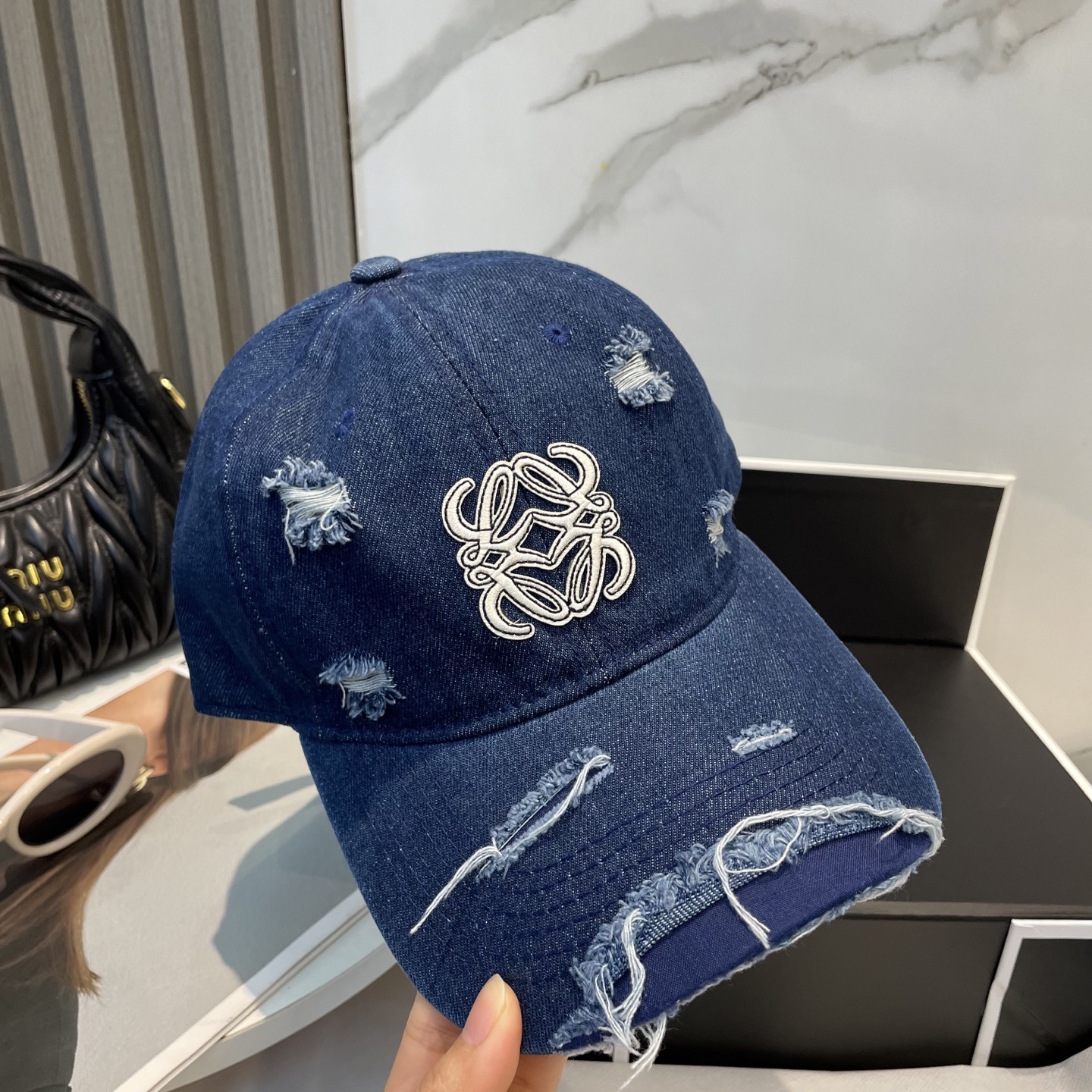 L style Hole washed denim baseball cap