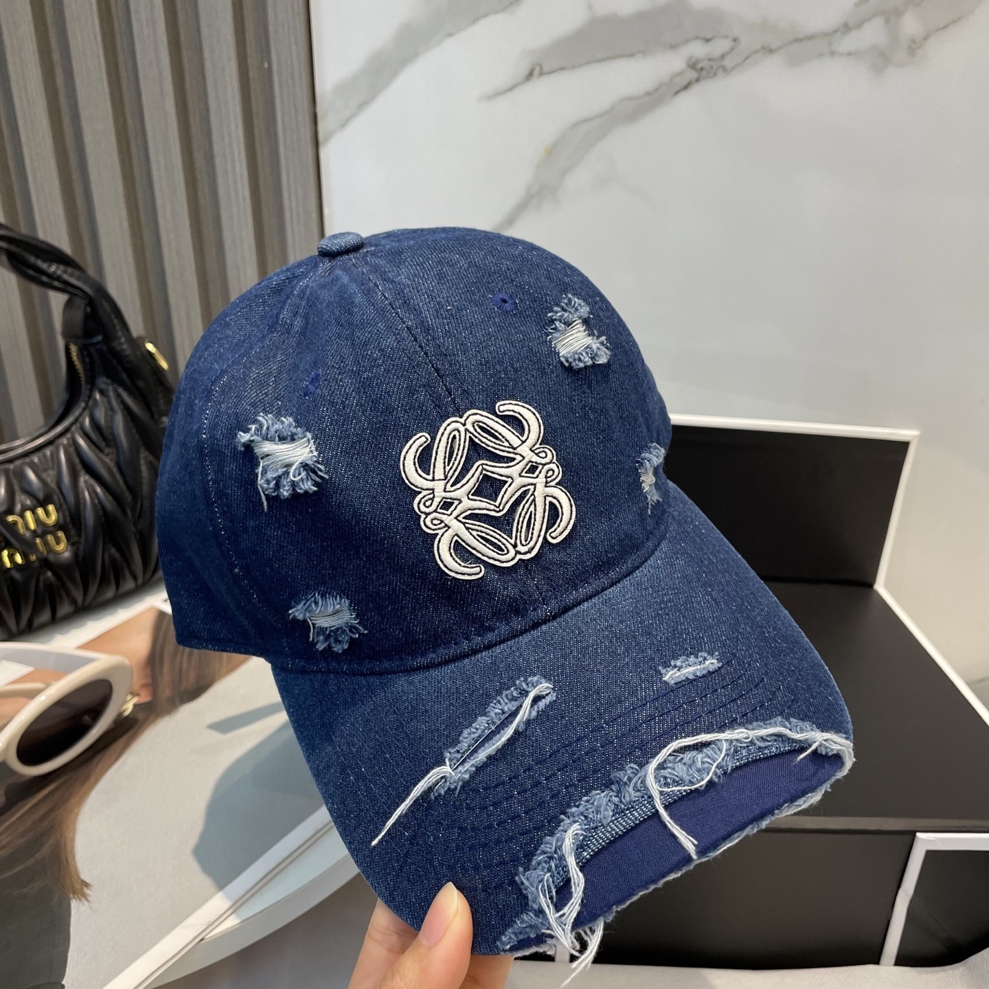 L style Hole washed denim baseball cap