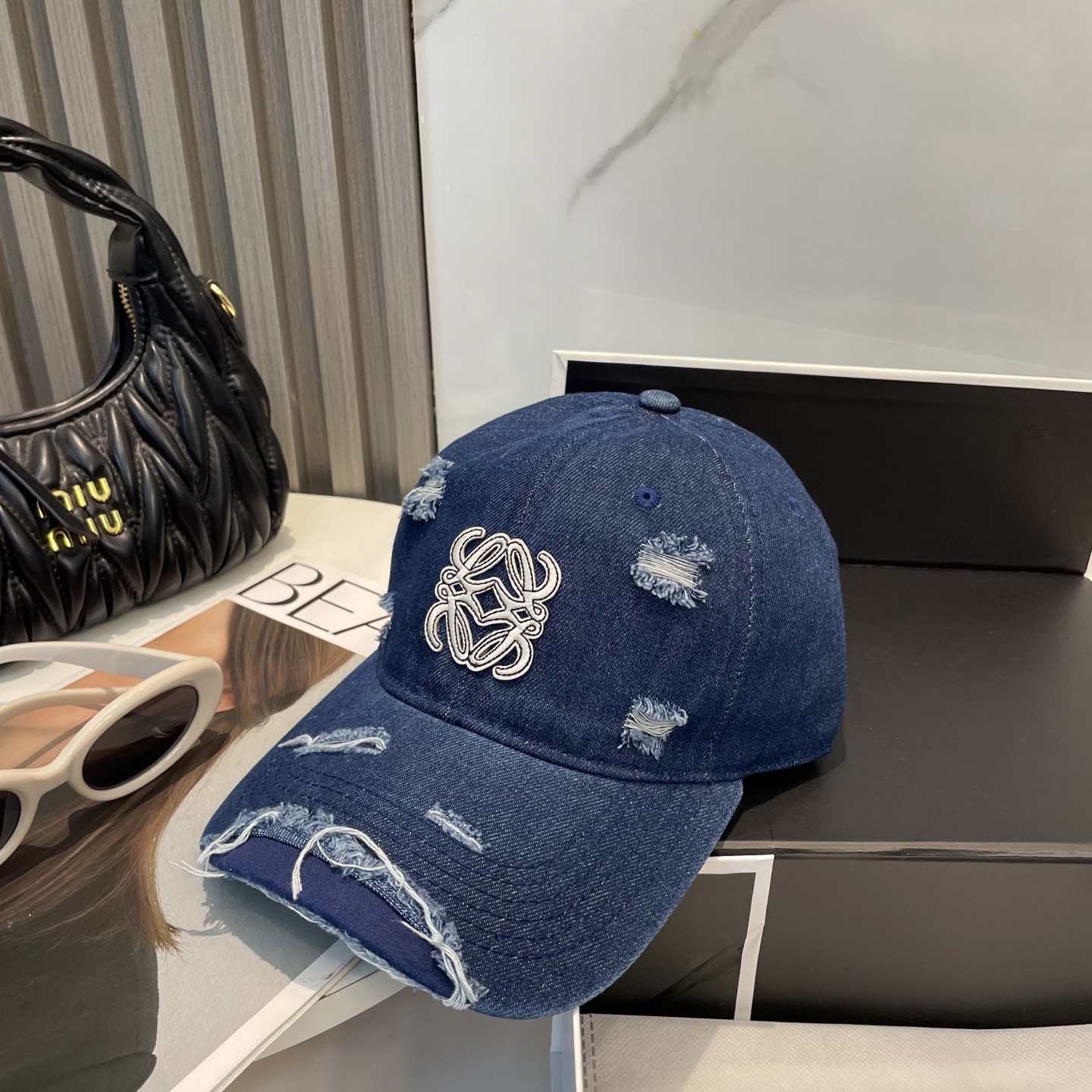 L style Hole washed denim baseball cap