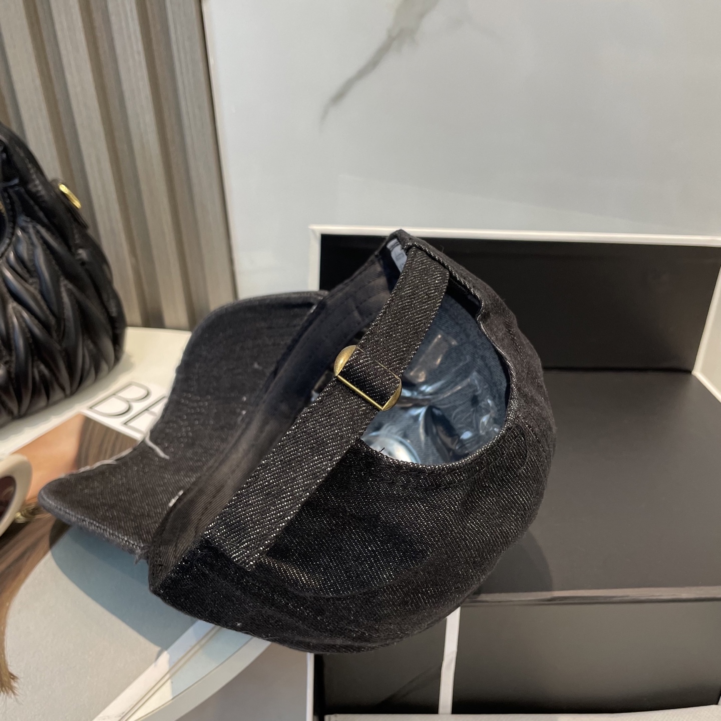 L style Hole washed denim baseball cap