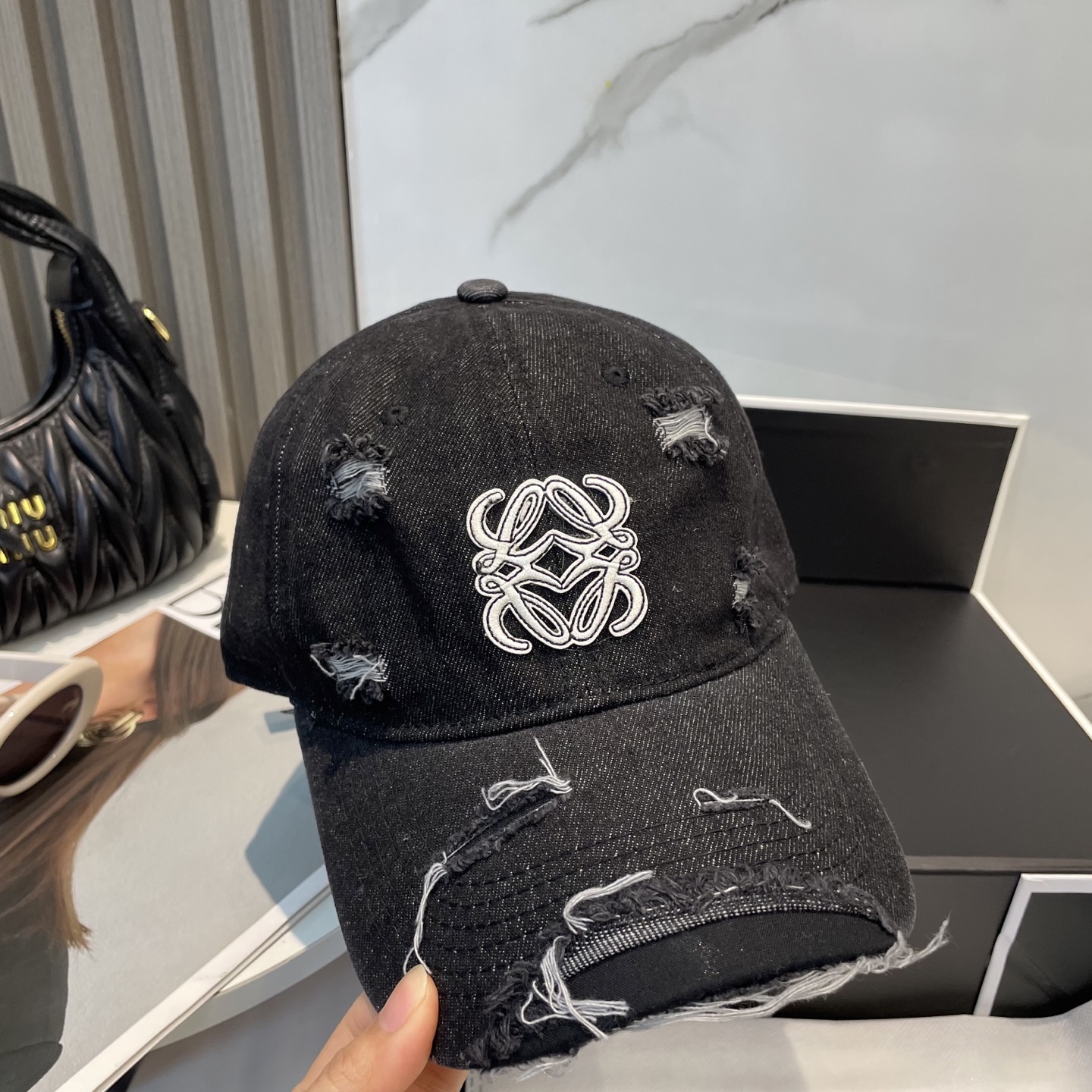 L style Hole washed denim baseball cap