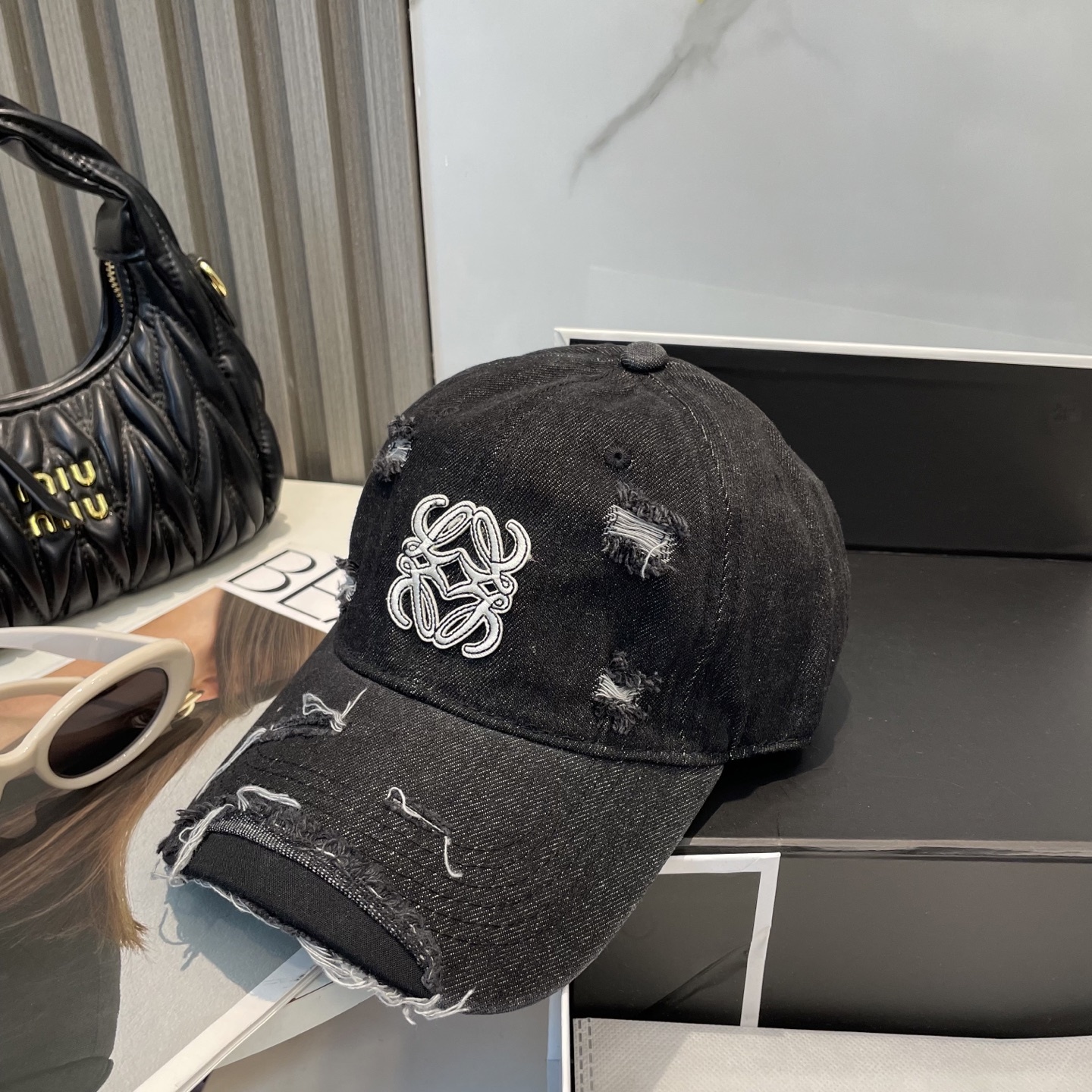 L style Hole washed denim baseball cap