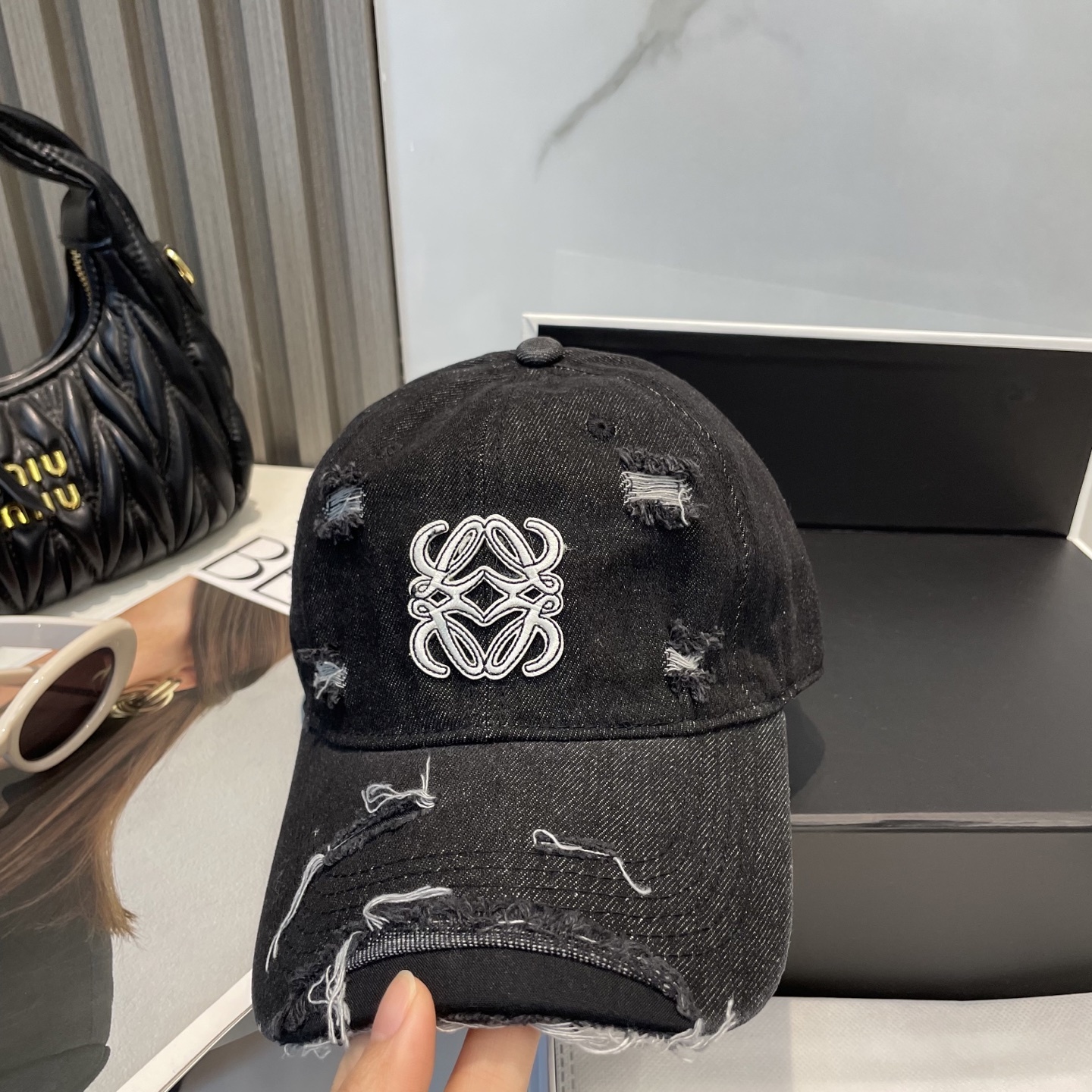 L style Hole washed denim baseball cap