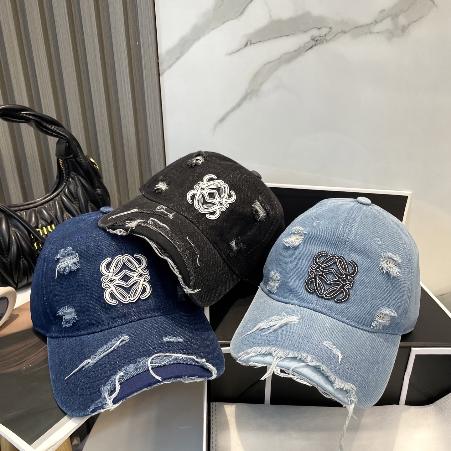 L style Hole washed denim baseball cap