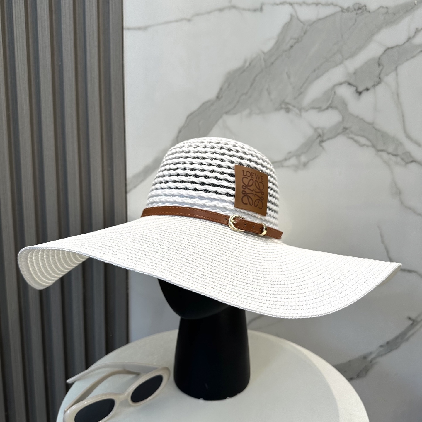 L style Wide Brim Hat