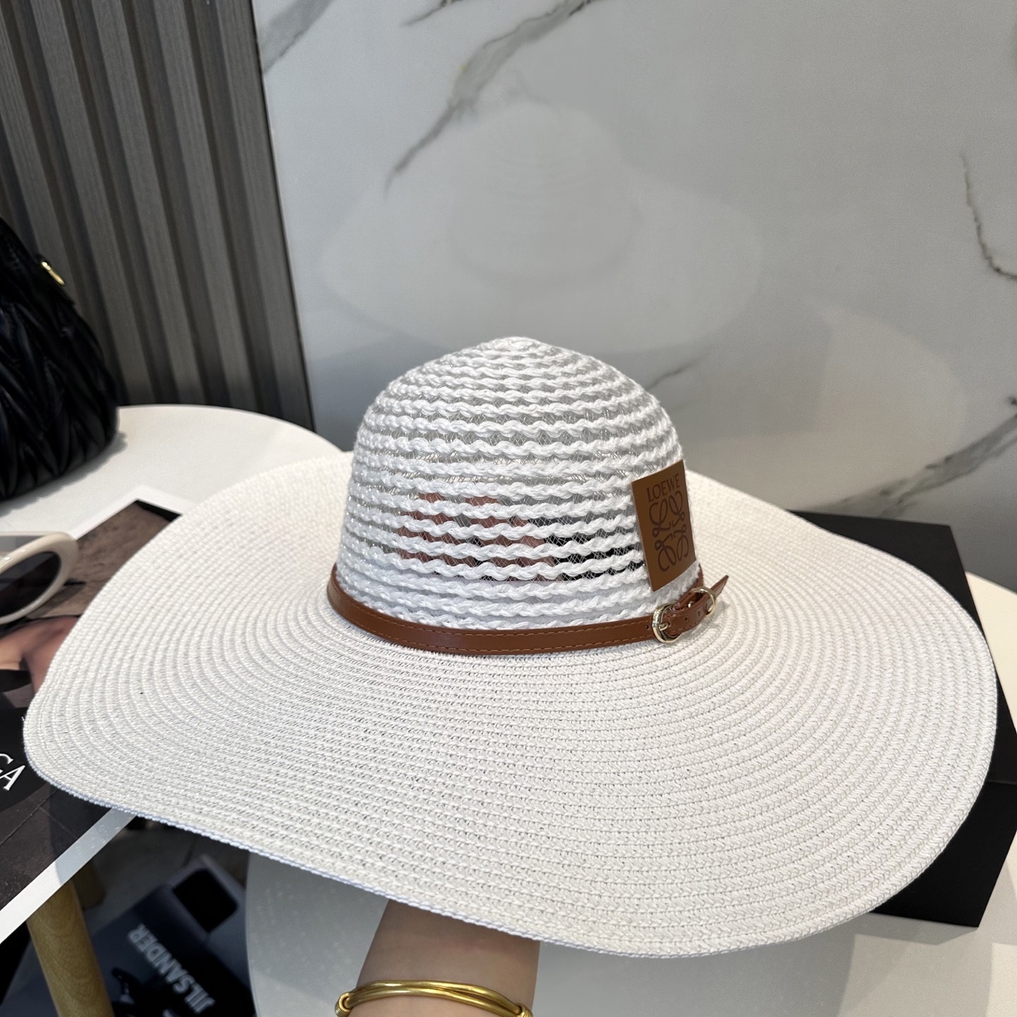 L style Wide Brim Hat