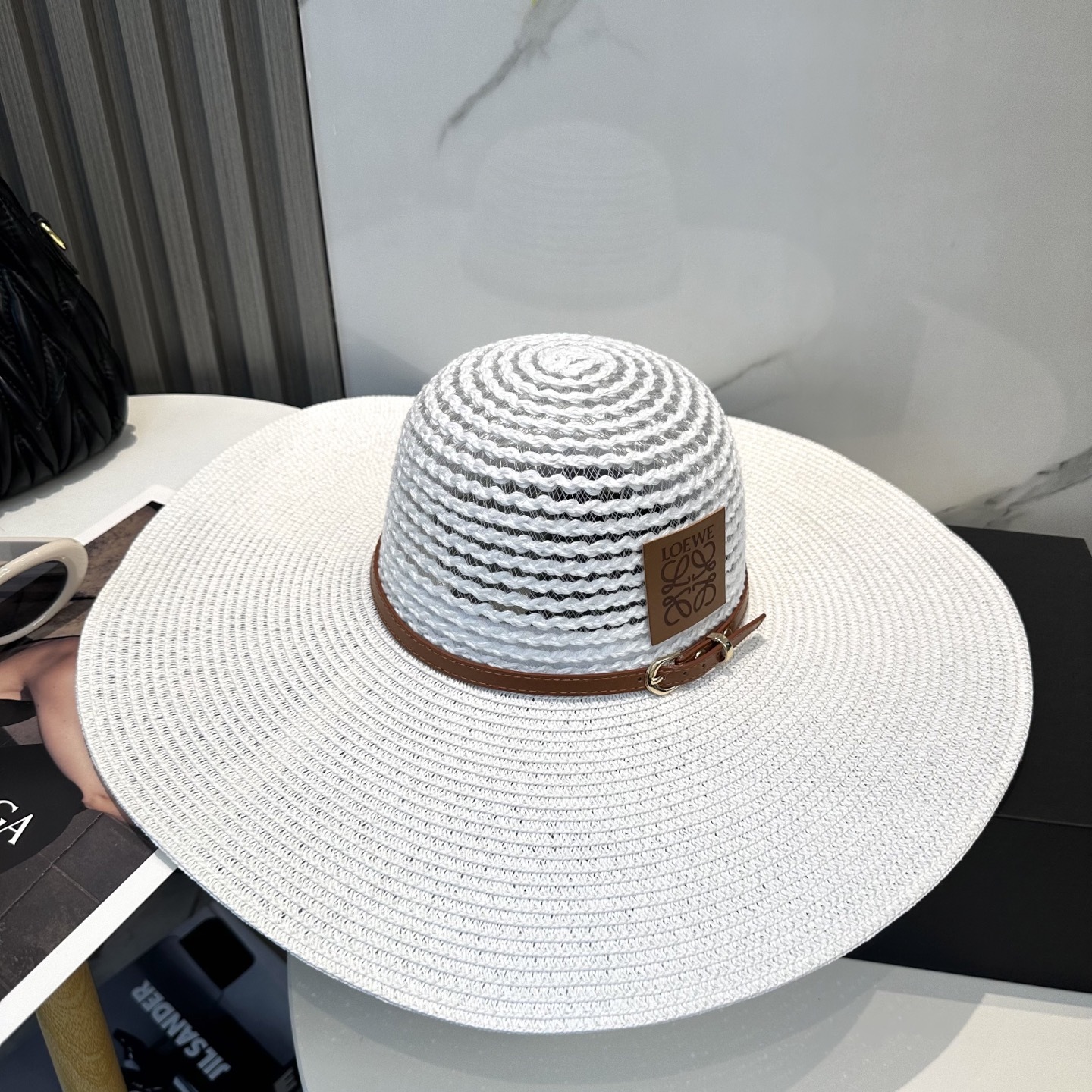 L style Wide Brim Hat