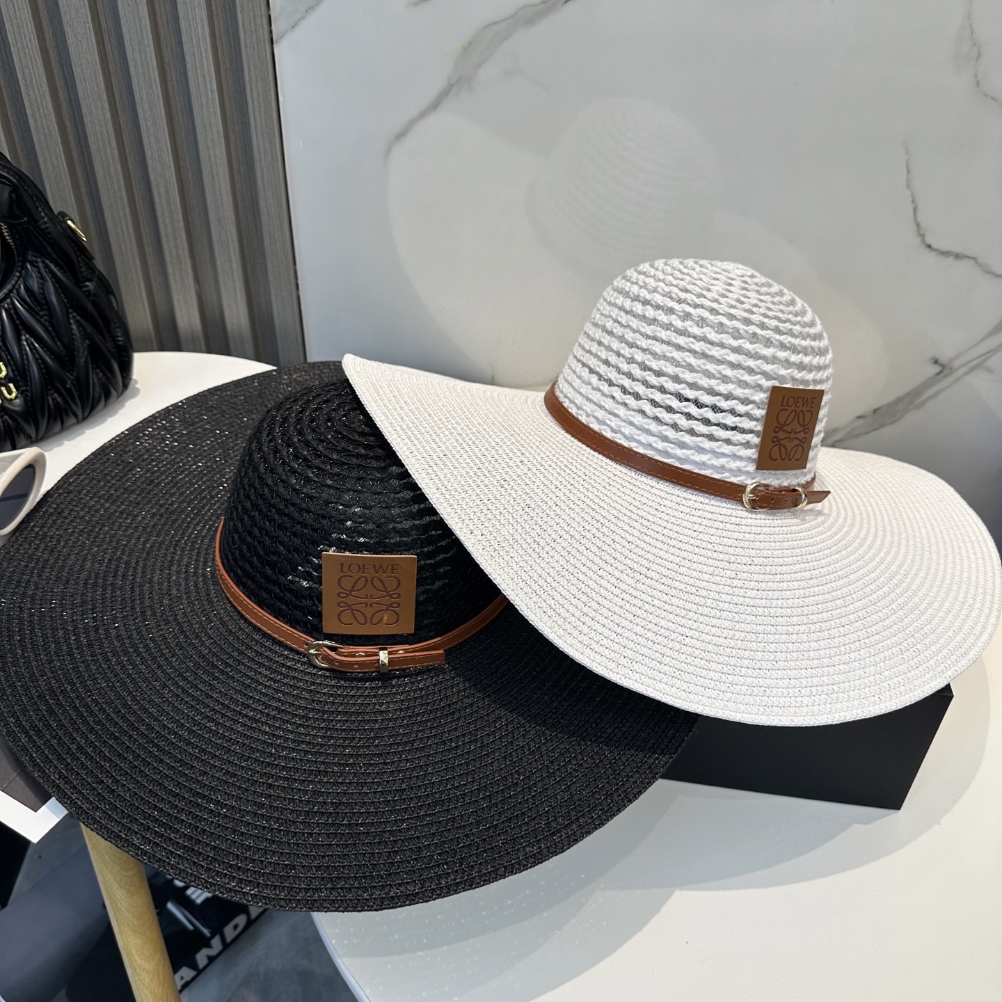 L style Wide Brim Hat