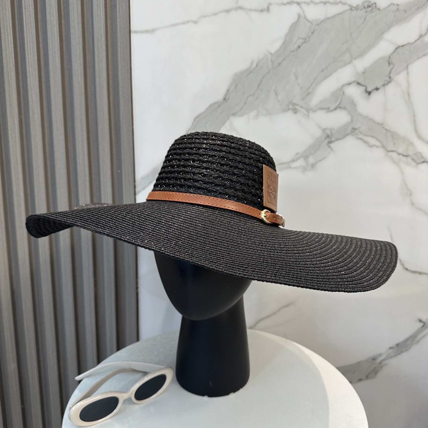 L style Wide Brim Hat