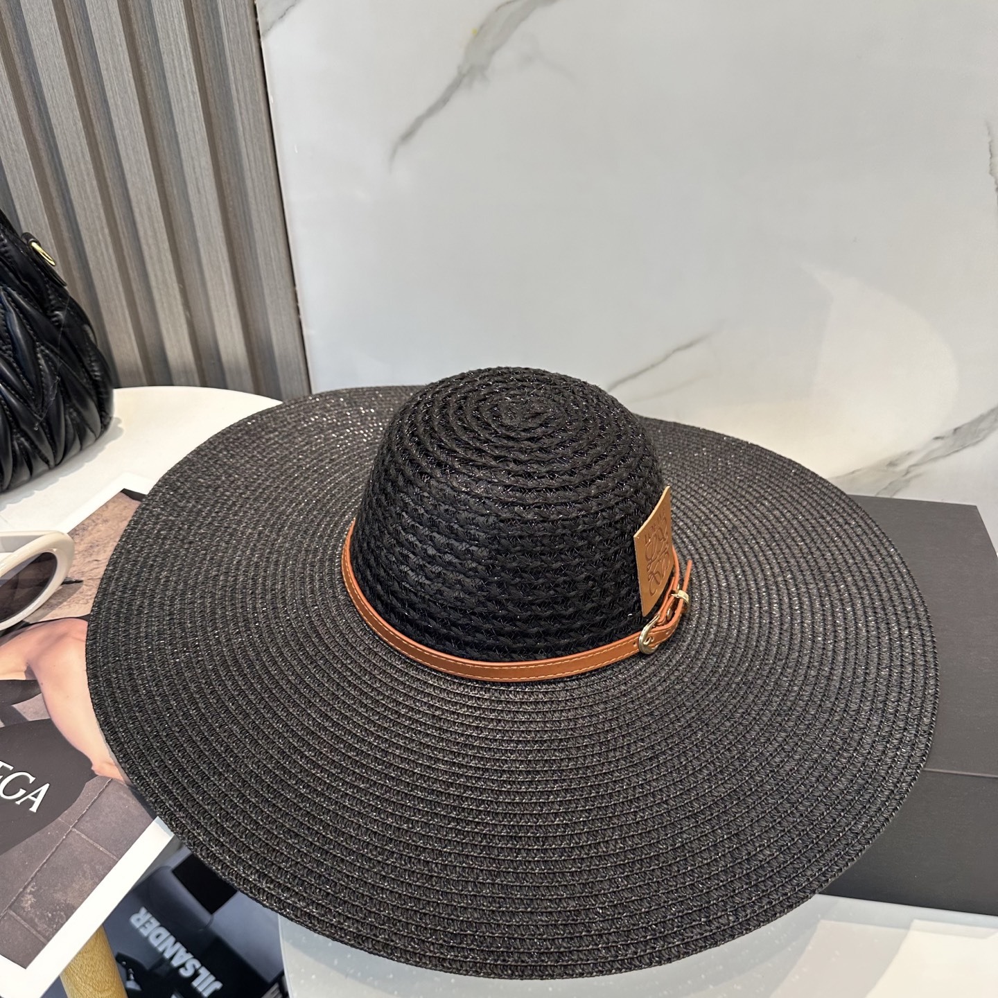 L style Wide Brim Hat