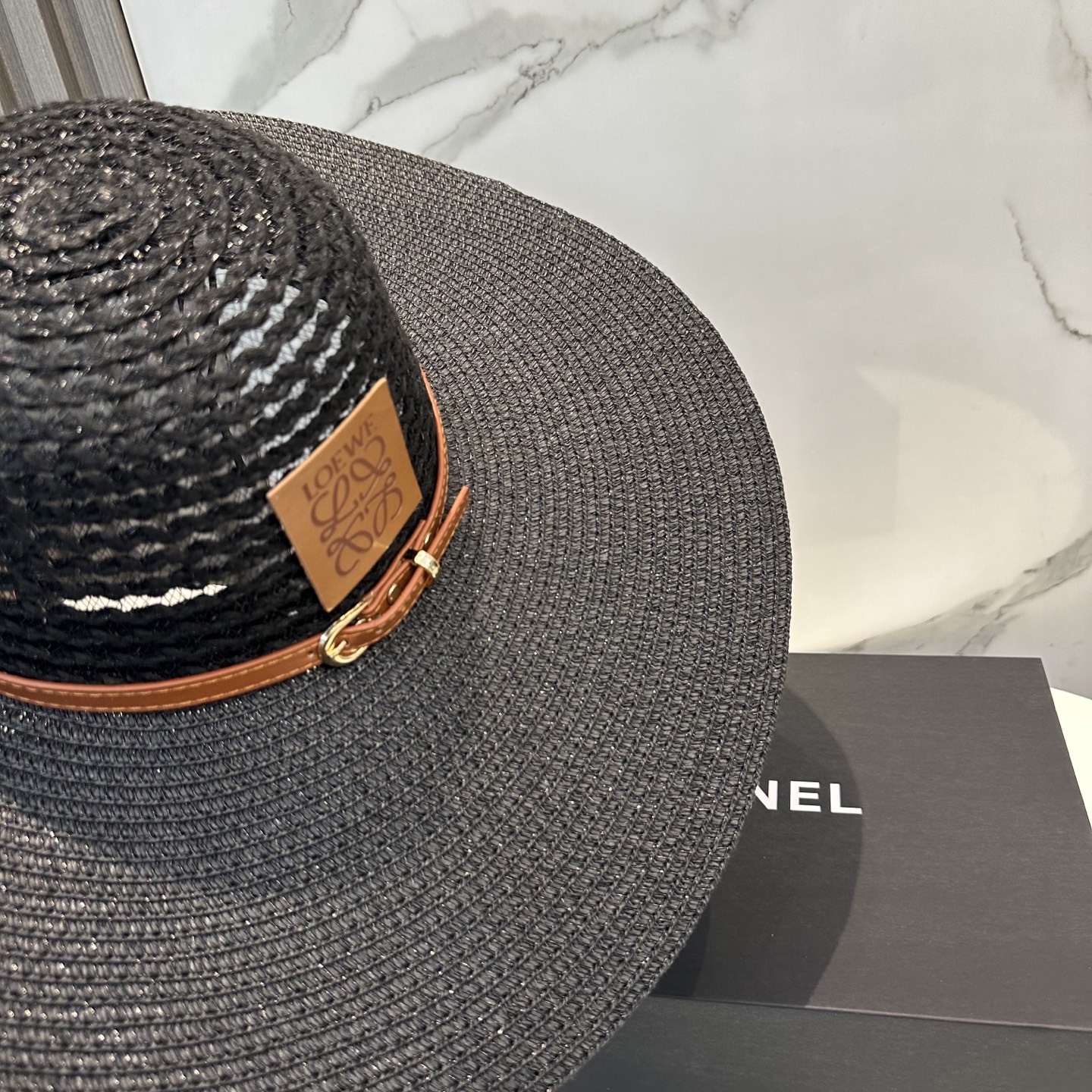 L style Wide Brim Hat