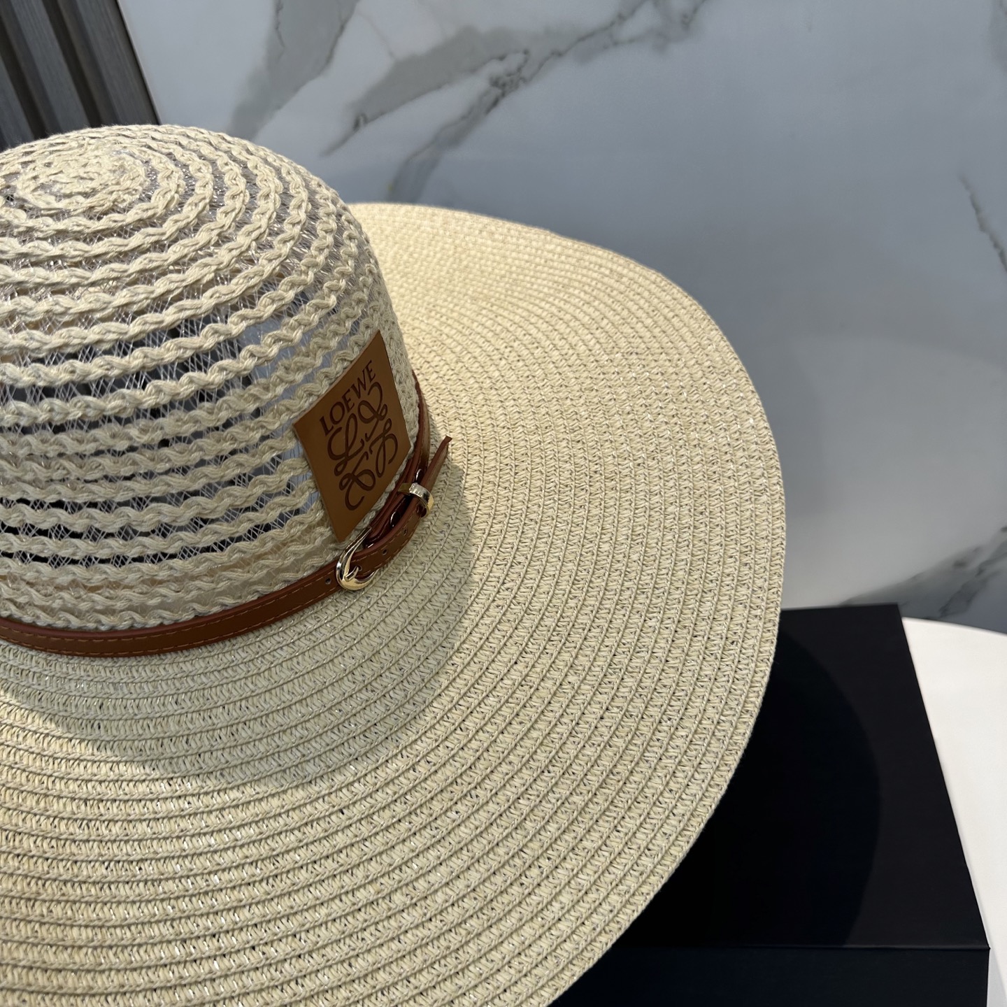 L style Wide Brim Hat