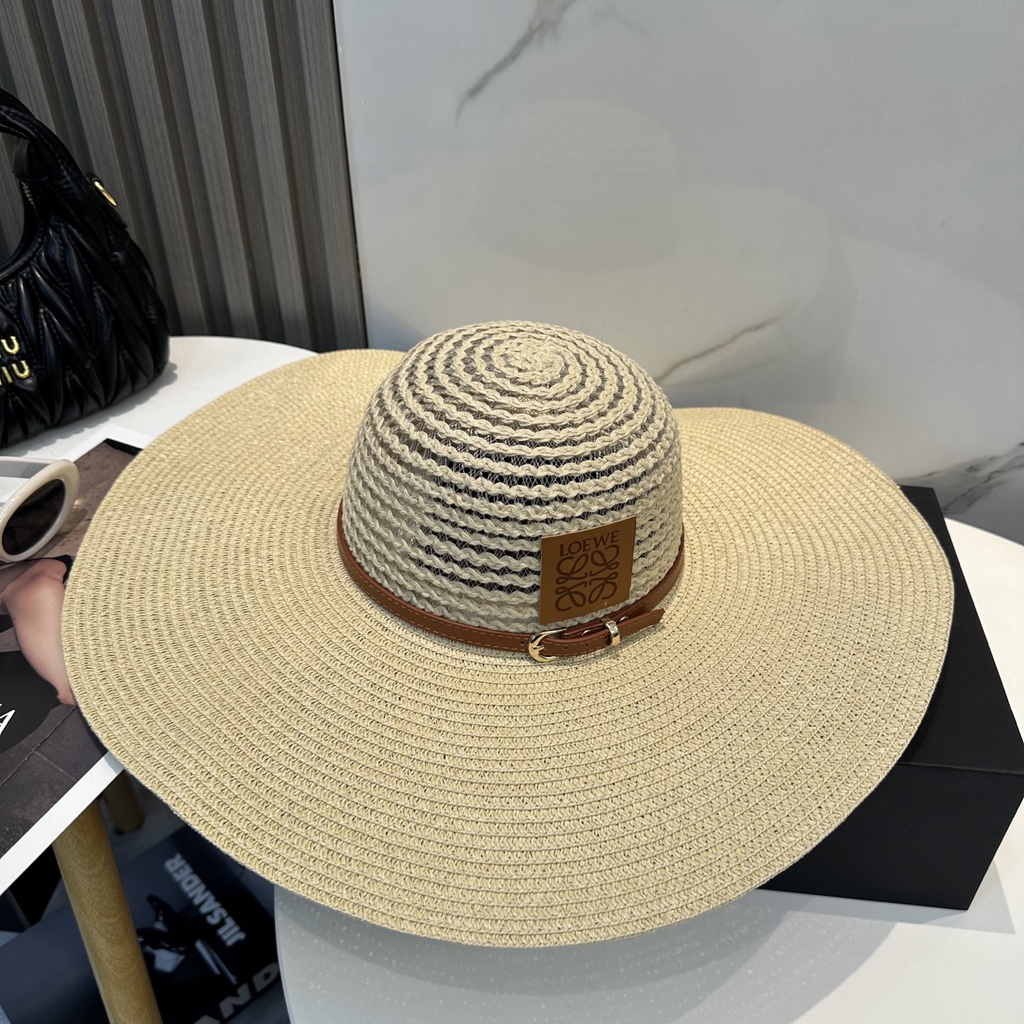 L style Wide Brim Hat