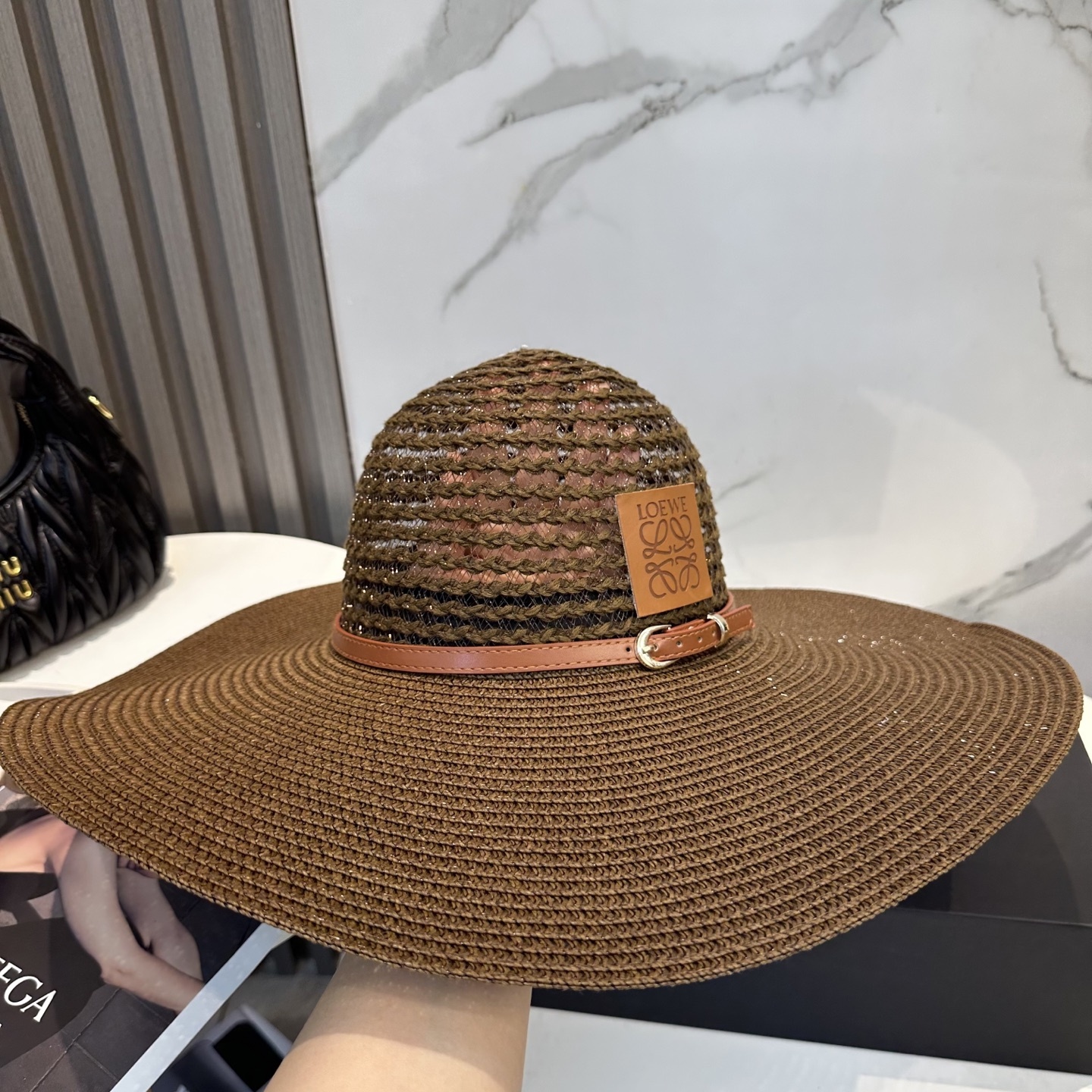 L style Wide Brim Hat