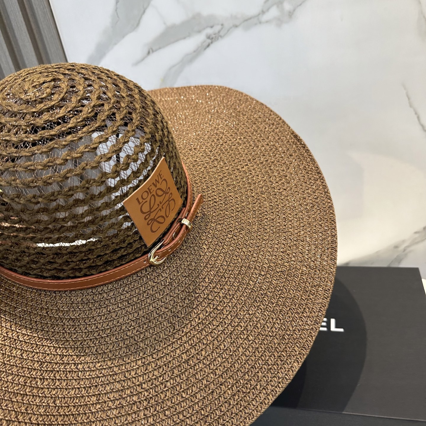 L style Wide Brim Hat