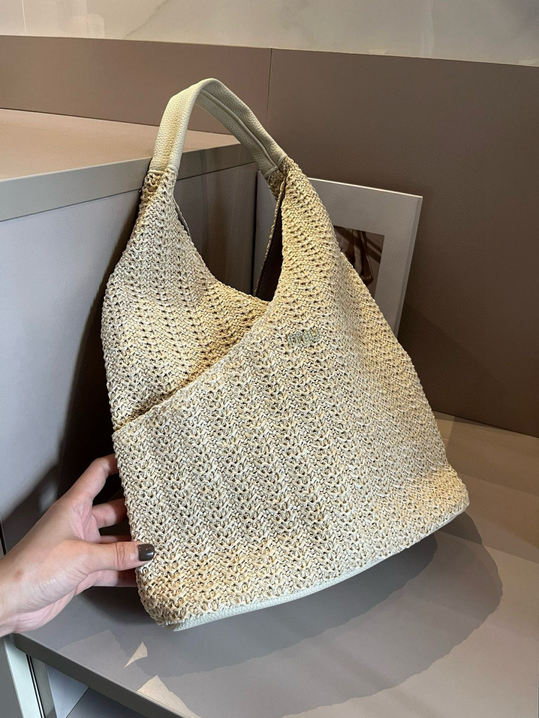 M style Woven bag 20*30*10cm