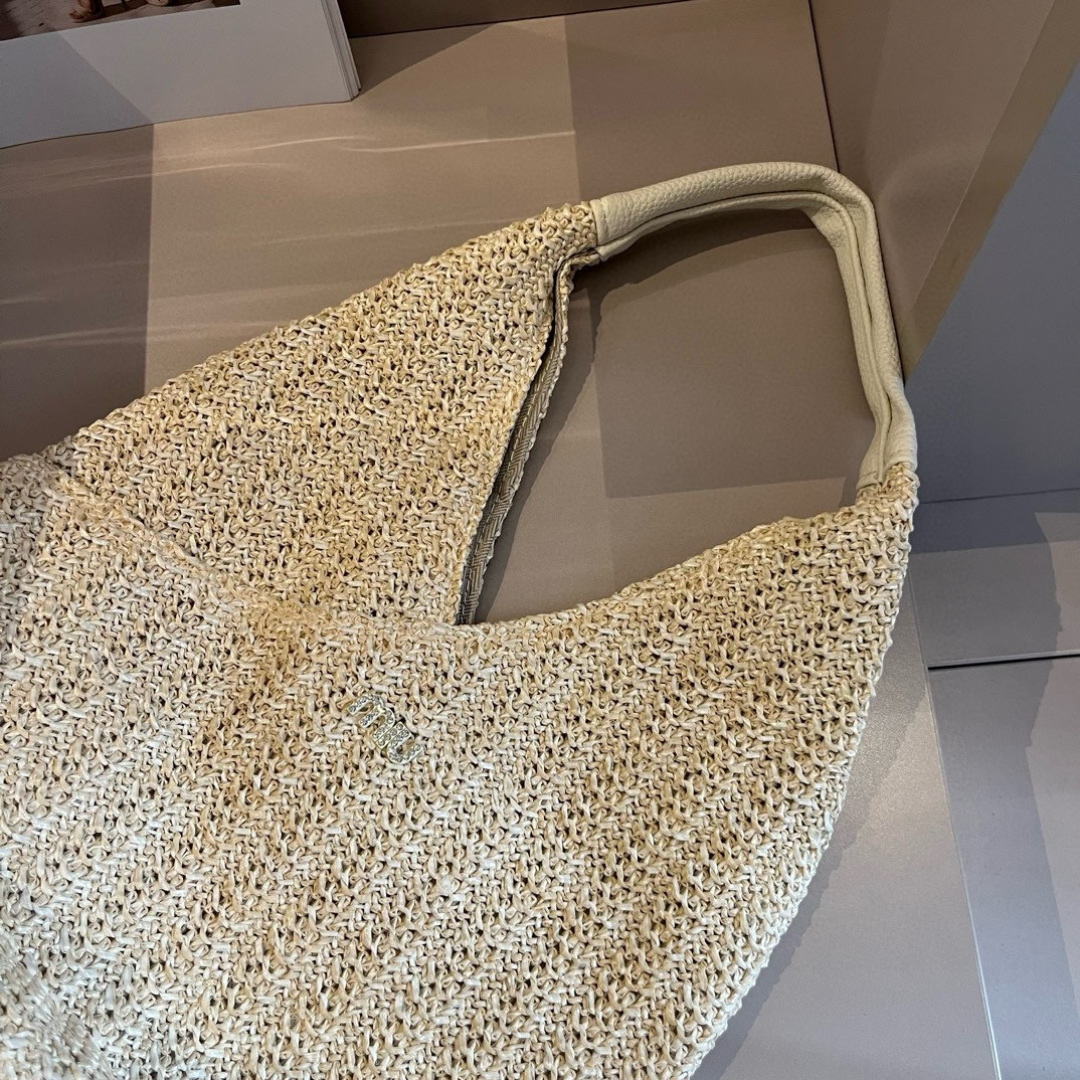 M style Woven bag 20*30*10cm