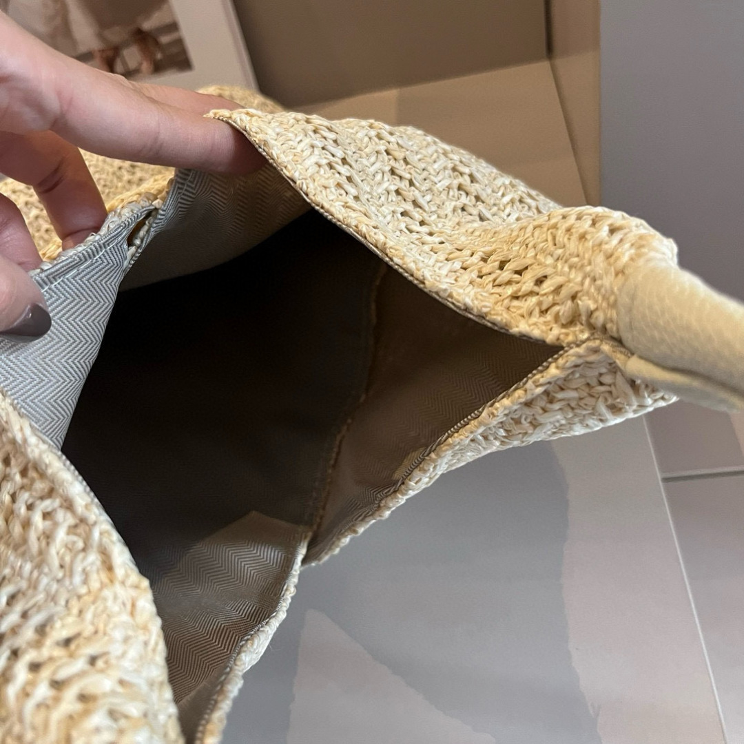 M style Woven bag 20*30*10cm