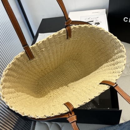 L style Beach style straw bag