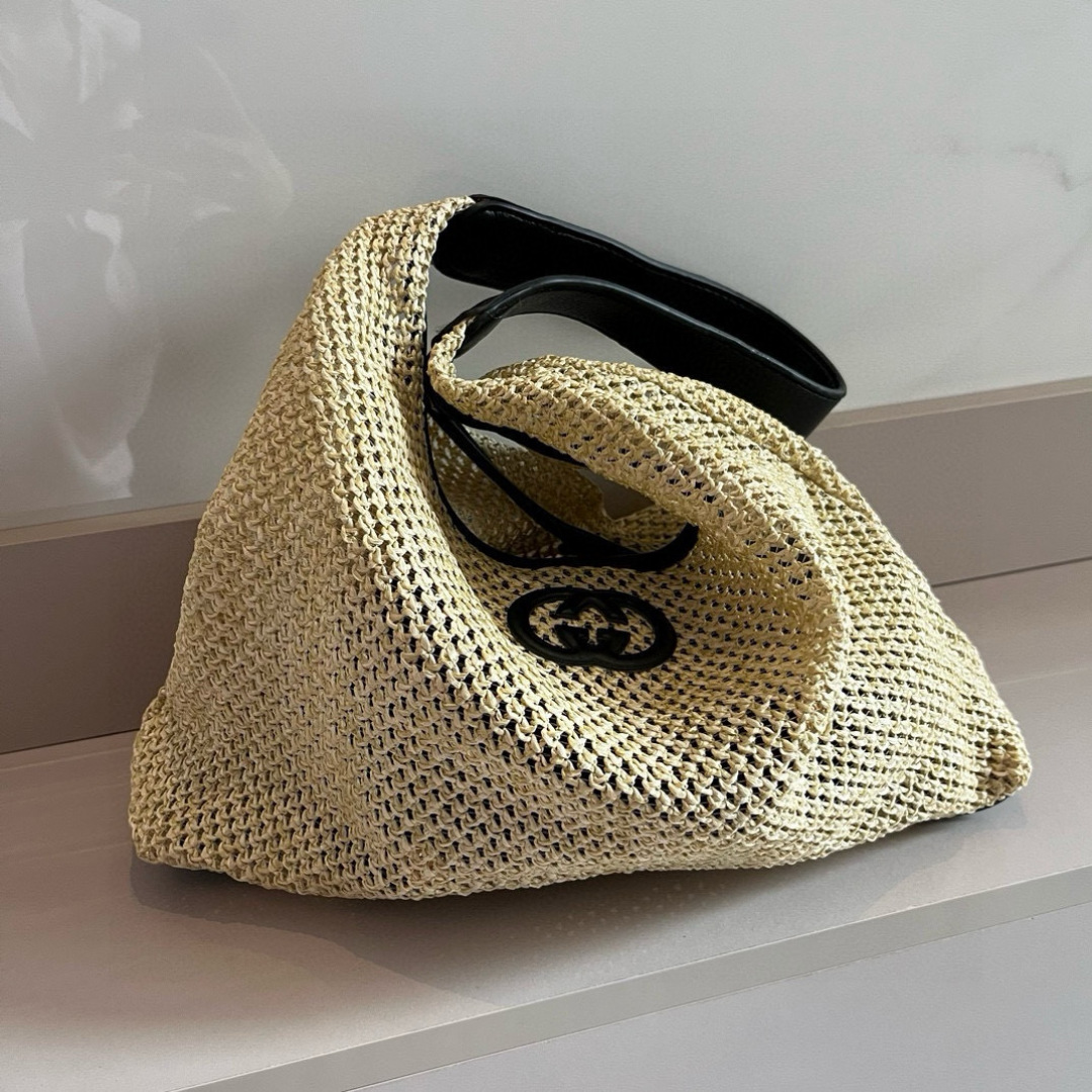 G style Straw bag