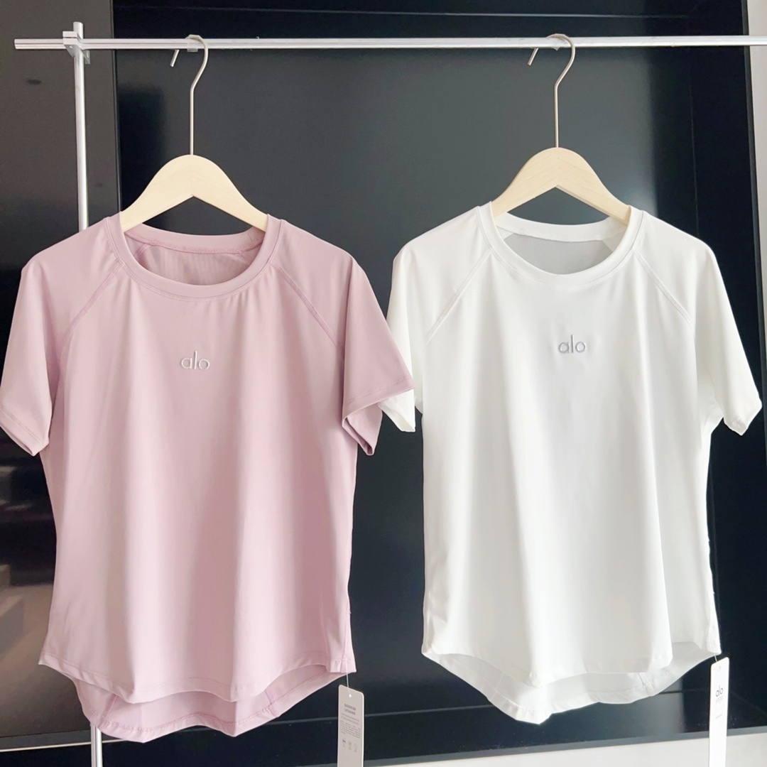 A style spliced ​​breathable sports top