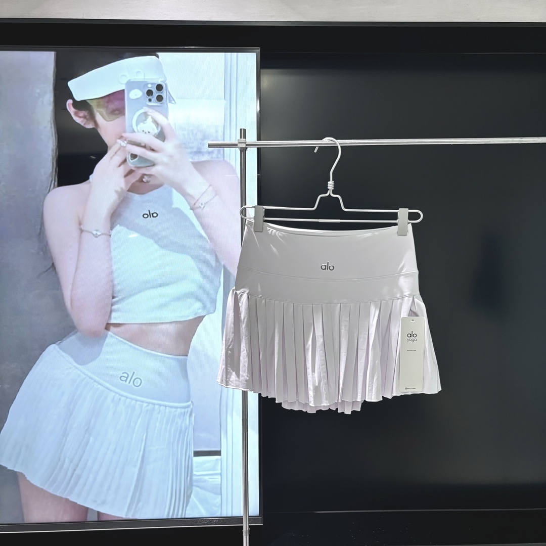 A style yoga skirt