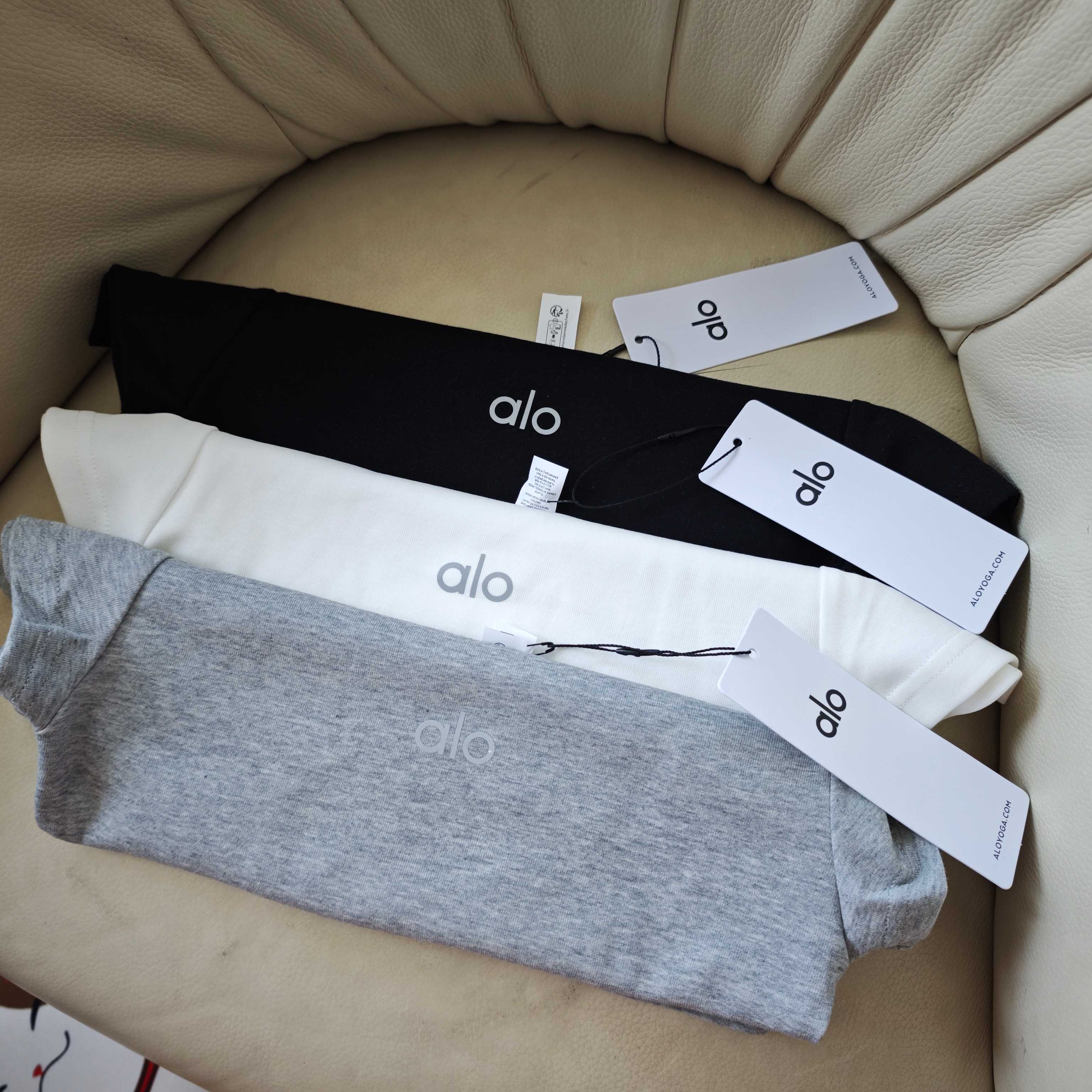 A style Slim-fit short sleeves