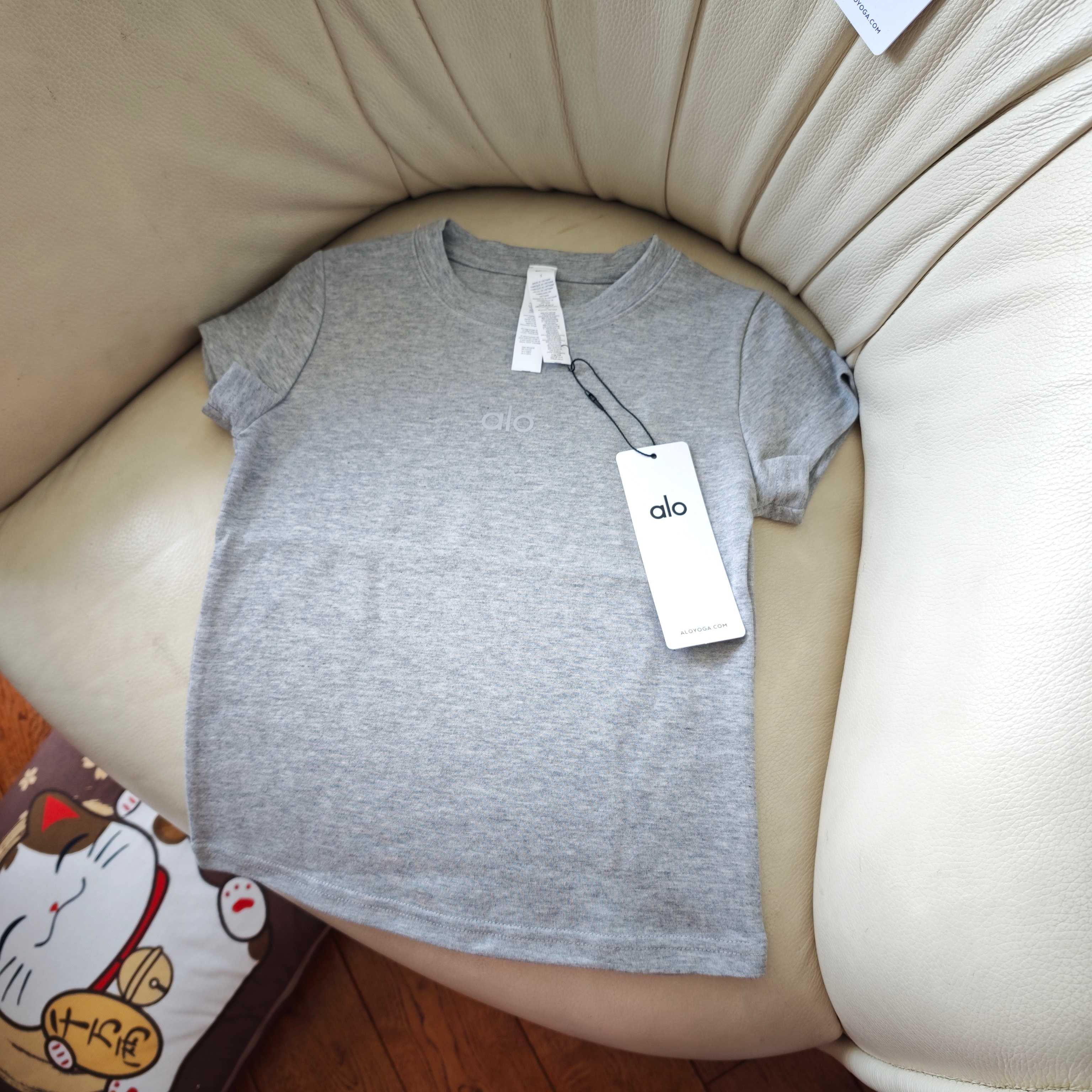 A style Slim-fit short sleeves