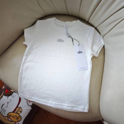 A style Slim-fit short sleeves